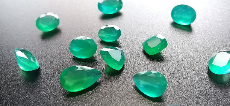 硬度高韧性好的宝石,宝石一般的硬度