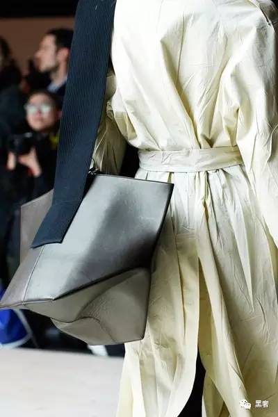 valentino2021秋冬时尚系列,valentino秋冬系列