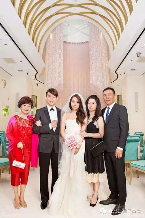 王宝强全家福,王宝强晒全家福