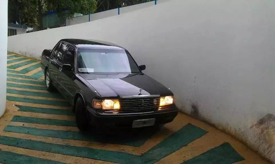 怎样平稳停入停车位,三种常见停车位的停车方法2019