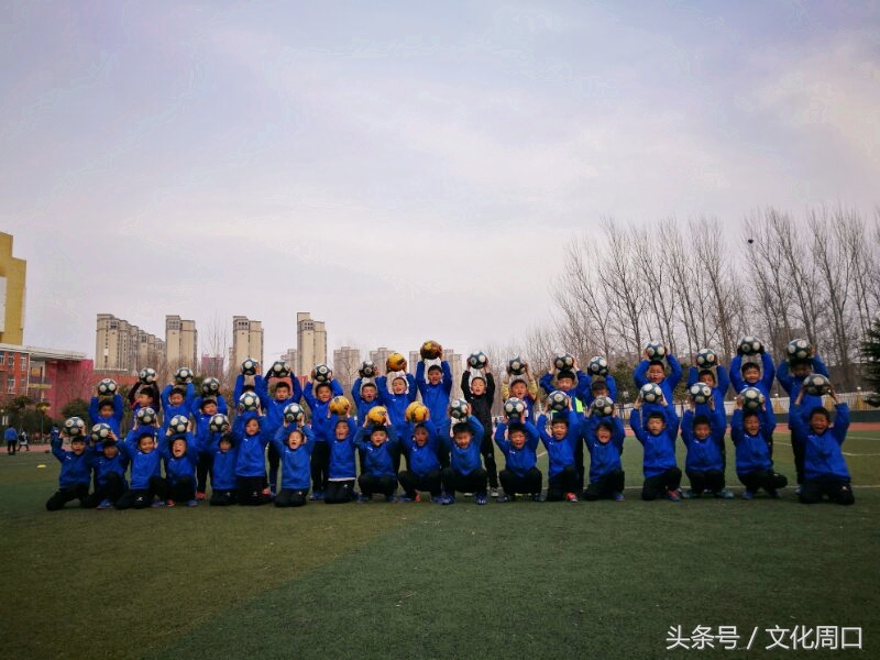 足球进中小学,足球教练员进校园