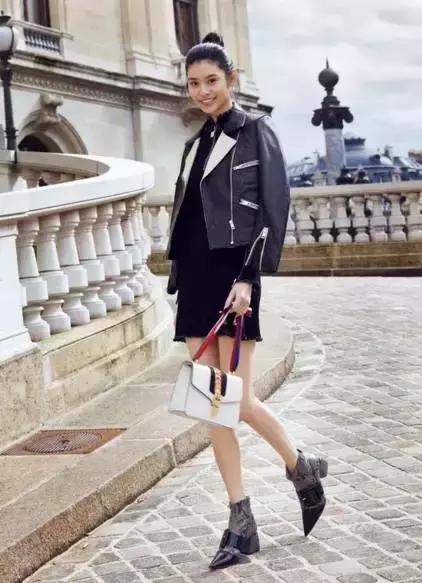 双肩包与斜背包哪种最实用,包包单肩斜挎包包治百病