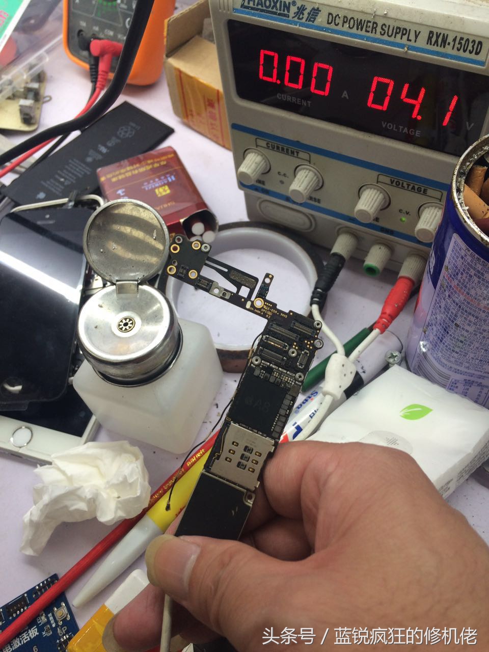 手机进水不开机一周内能抢救吗,手机进水开机键失灵