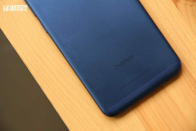 一加3t和荣耀v9哪个好,荣耀v9和一加3t评测视频