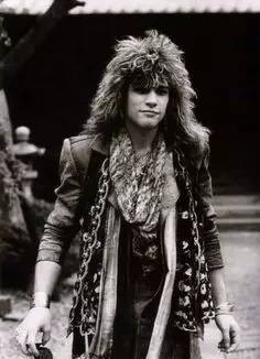 不会穿衣服的乐手不是好乐手？