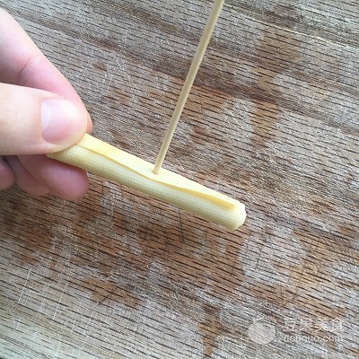 卤干豆腐卷老东北美食,豆腐卷小时候的味道