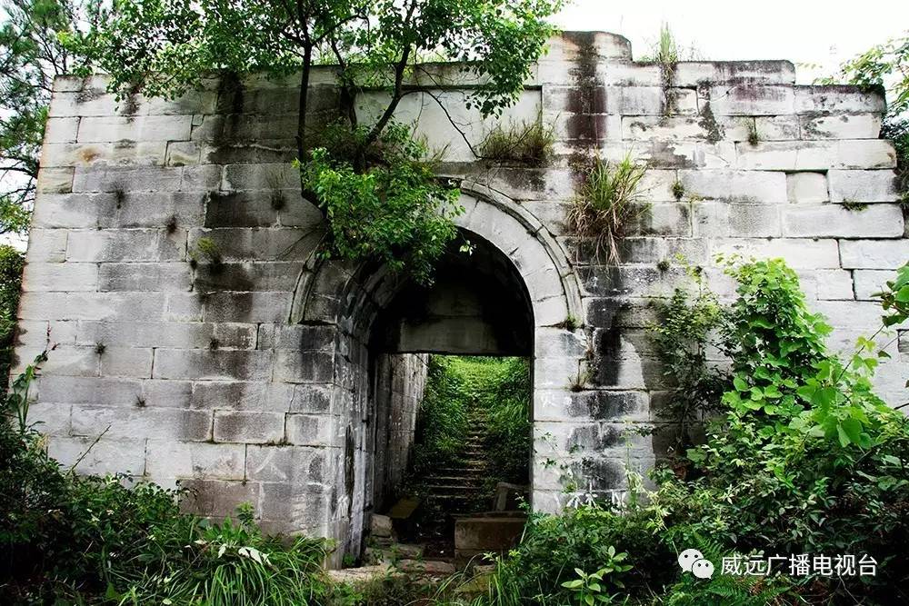 看山看水看日出日落,看山看水看古村