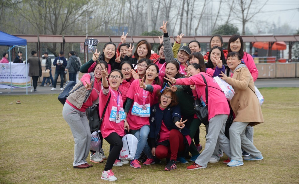 濂虫槦绮夌孩涓濆甫鍏泭鍐欑湡鍥剧墖,绮夌孩涓濆甫鍏泭2019鍥剧墖