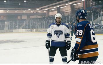 有趣的冰球运动：允许打架，可以单挑，看中国冰球队员单挑韩国