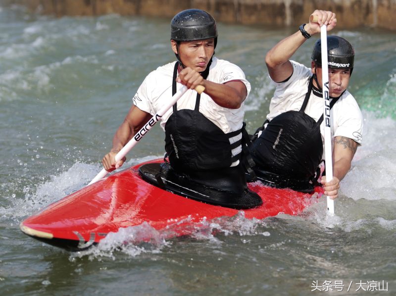 四川凉山灵魂舞者,浪尖上的舞者三亚