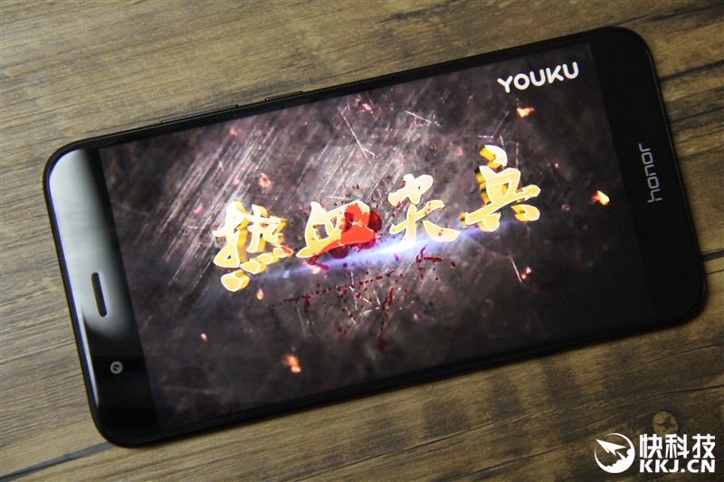 荣耀手机升级8.0测评,荣耀手机关于使用流畅度测试