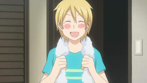 头发放下来和扎起来哪个更显年轻,头发放下来感觉帅多了