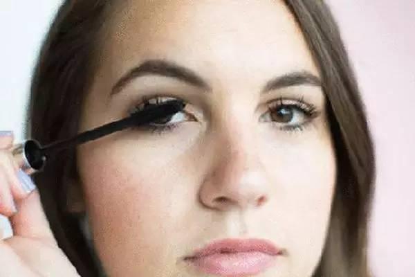 为啥现在化妆很少用睫毛膏了,化妆这么多年竟然都错了