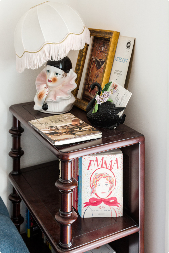 她凑来一堆二手家具,装了人生的第一套房子,关键还特别好看!