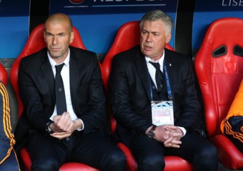 齐达内不抢安切洛蒂指挥权,齐达内不丢球