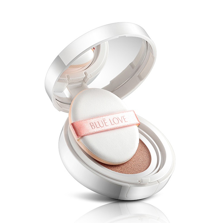 化妆可以让你更自信,化妆做脸部护理的手法