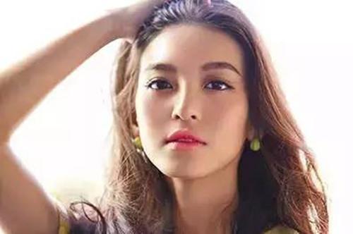 用口红在手上画图案,用手涂口红的正确方法