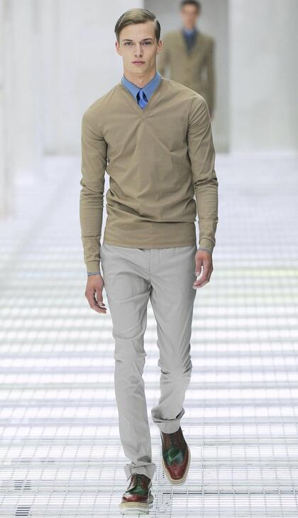 世界十大服装品牌男装,男装t恤夏季世界品牌大全