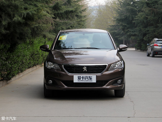 标致3012016款1.6l自动尊崇版,中期改款大变样