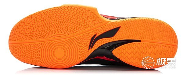 你从不注意的鞋底花纹,却成了乔丹科比封神的“秘密”