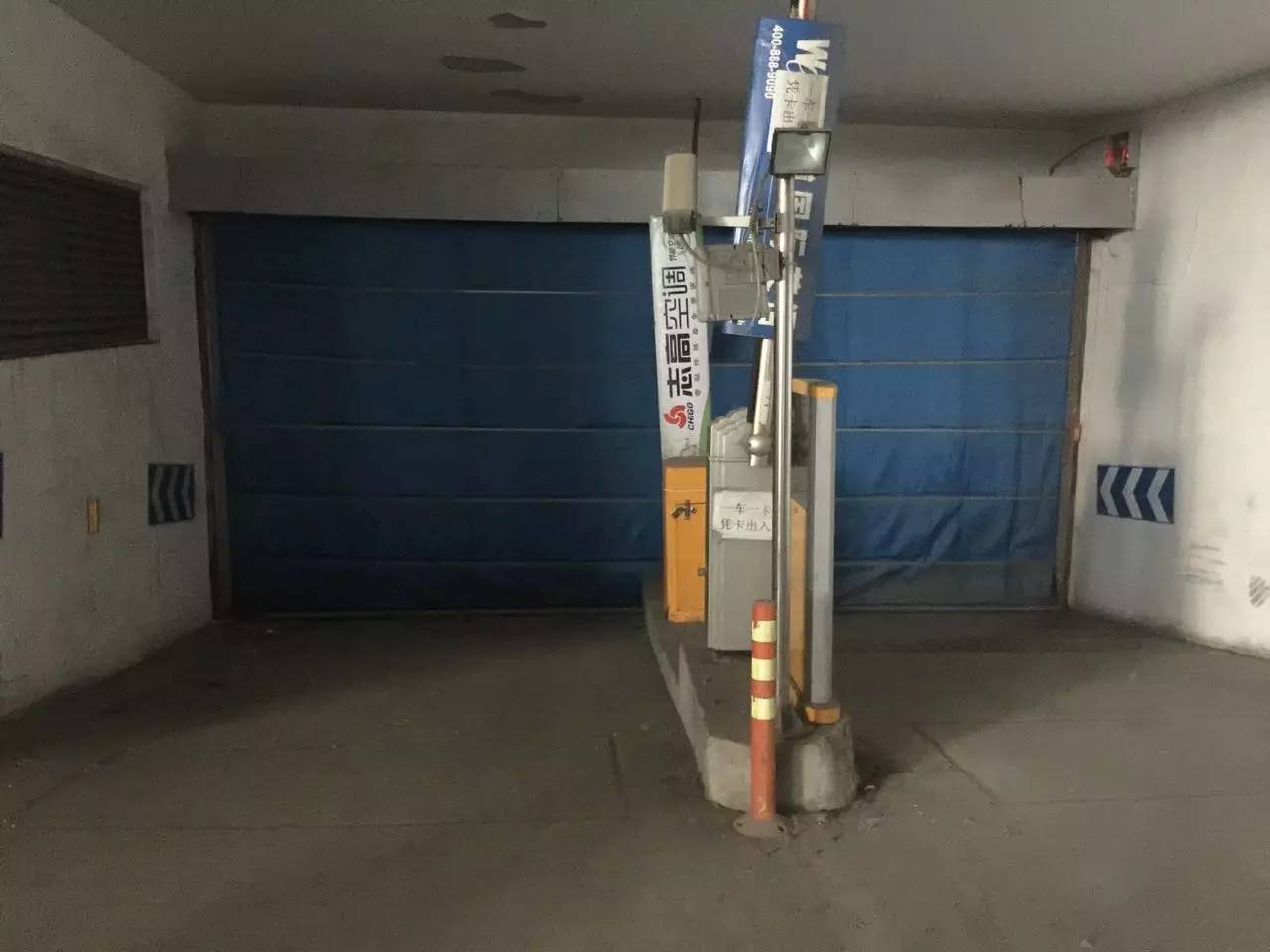 京基·嶺墅业主收房后质疑开发商：怎么多处未完工就给业主交房了？丨万通上游国际小区配套服务不到位地下停车场管理太混乱！