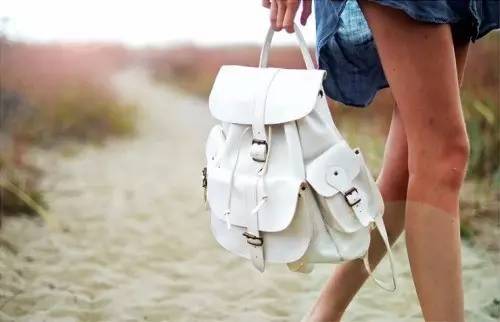 超便宜双肩包,又便宜又大空间实用的双肩包