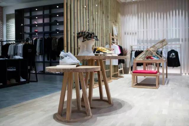 娼潵娼叮鏈嶉グ,娼潵娼叮绮惧搧绔ヨ姗辩獥