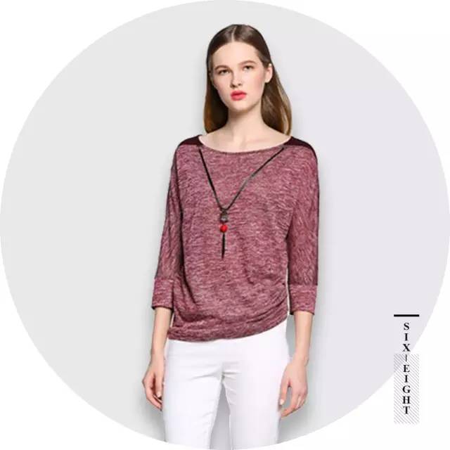 当女球迷穿球衣的时候,她们在穿什么?