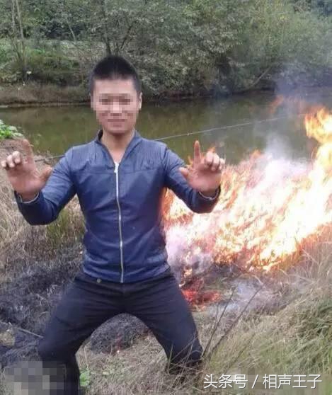 姑娘,别再抬脚了,整个车厢都弥漫着你臭袜子的味道