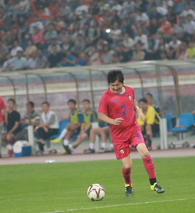 国足终于又一次不卑不亢,国足鹿晗