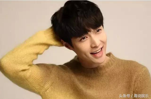 张艺兴发微博祝贺张子枫拿奖,张艺兴世界杯开幕式