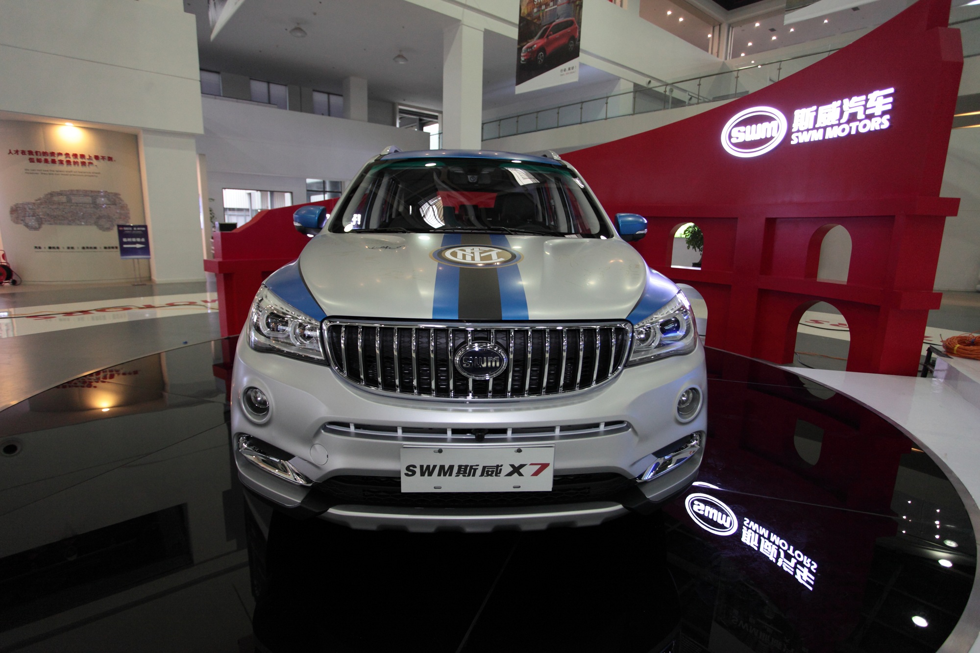 swm斯威汽车菏泽,swm斯威汽车黑色