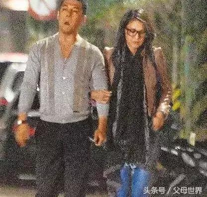 42岁贾静雯谈姐弟恋,贾静雯19岁替父还债嫁豪门