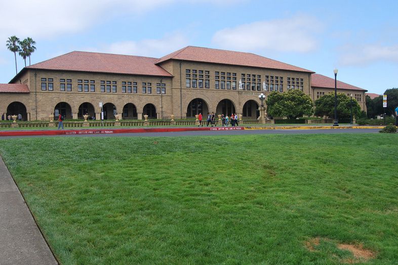 游戏没有让他过瘾，后三次创业，成纽交所史上最年轻中国CEO