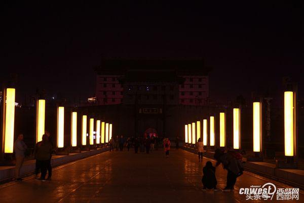 西安多建筑将熄灯一小时,西安的超高层建筑为什么不亮灯了