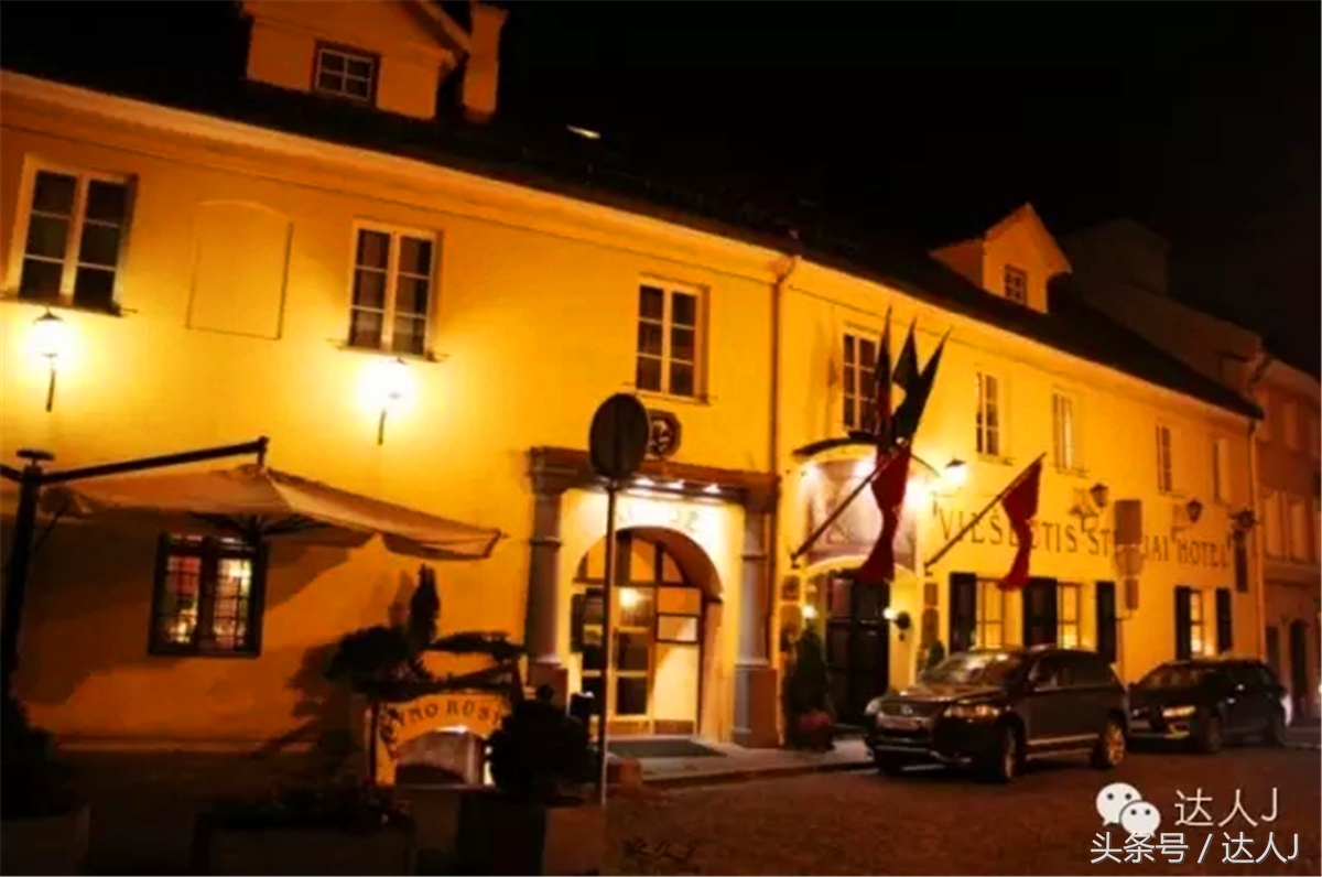 猜猜哪个国家连刺猬都有路牌？