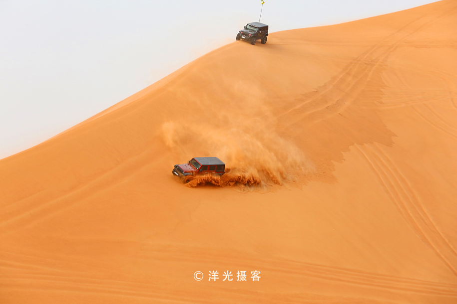 在迪拜体验阿拉伯服装,迪拜体验沙漠越野需要多少钱