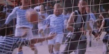 国足2-0韩国大型纪录片,国足1:0韩国足坛人士犀利点评