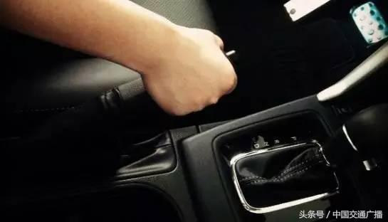 自己车被别人撞了别人的责任,自己被车撞了自己全责怎么办