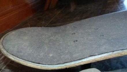 滑板新手学习滑板问题,新手玩滑板全部东西都要买什么