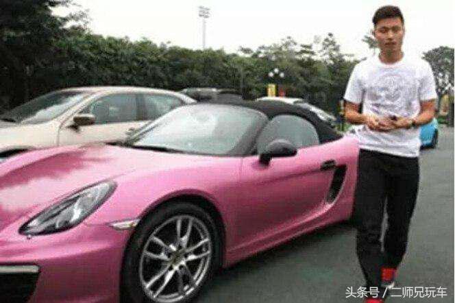 八大国脚座驾盘点，保时捷最受钟爱，于大宝居然开挖掘机？