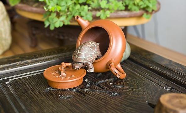 新手如何挑选紫砂壶,如何通过正确的方法来选择紫砂壶