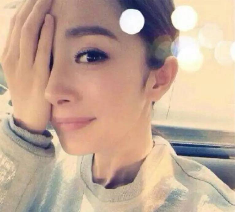 白百何拍照,白百何凹造型高清图片