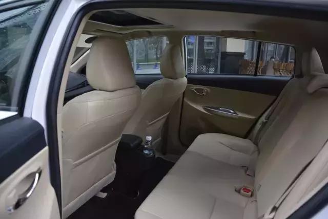 为什么年轻人都买两厢车,为什么都建议买合资车