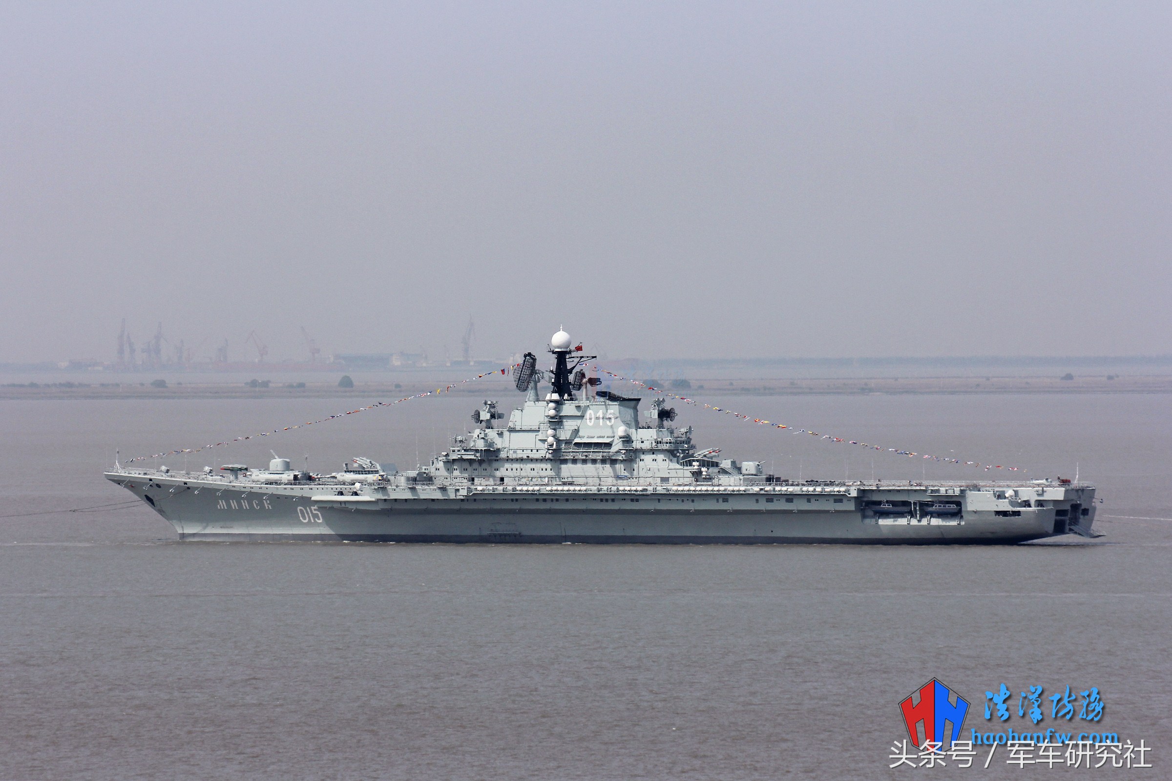 中国共买了四艘航母除辽宁号其他三艘今何在？