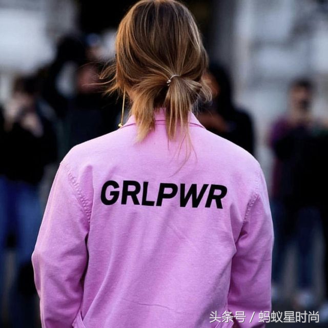 你的衬衫充满了阳光的味道,你的衬衫充满了阳光