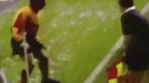 韩国裁判7张黄牌,日本裁判和韩国裁判给不给红牌