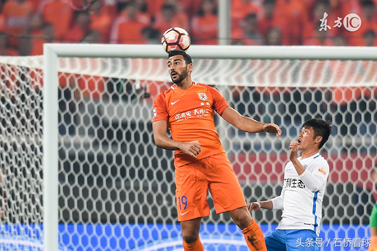 佩莱属于什么级别的前锋,佩莱进球庆祝