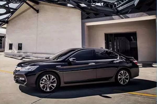 途乐和陆巡咋选？机油10W40比10W30更好？