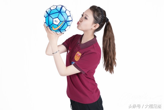 最新中国女足团体照,中国女足个人写真